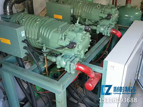 50HP并聯(lián)機(jī)組 50HP并聯(lián)機(jī)組